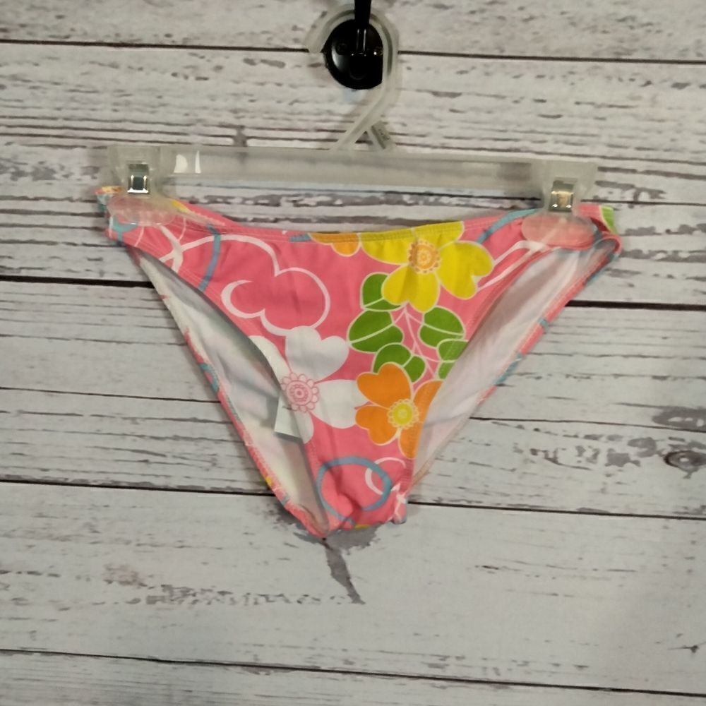 New Without tags. "No Brand" woman's bikini bottoms